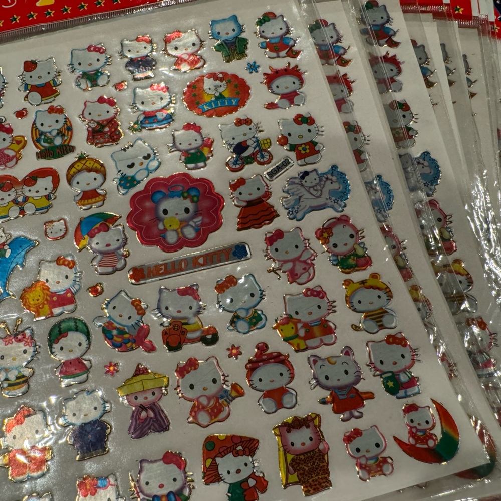 Hello Kitty Stickers - Picture 2 of 2
